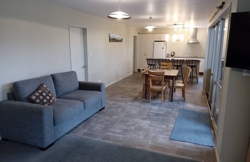 Moana House | Holiday house on 1 acre of native bush a few minutes walk to lake Brunner