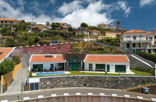 Canhas House | Holiday house Ponta do Sol for 1 - 10 persons with 4 bedrooms - Holiday house
