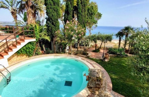Porto Palo House | Holiday house Porto Palo for 1 - 10 persons with 5 bedrooms - Holiday home