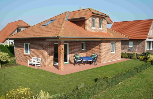 Walchum House | Holiday house right on the lake