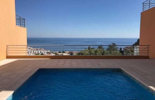 Sesimbra House | Holiday house Sesimbra for 1 - 6 persons with 3 bedrooms - Row house