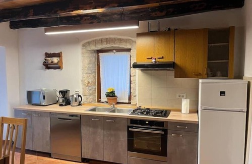 Kringa House | Holiday house Tinjan for 1 - 8 persons with 3 bedrooms - Twin house
