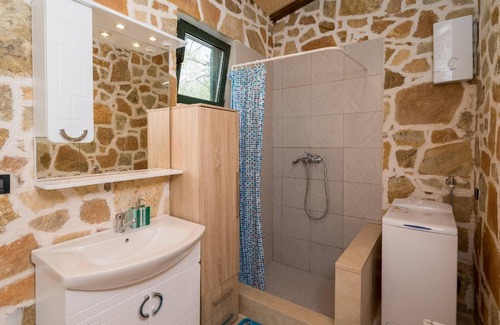 Kucine Other | Holiday house Zrnovnica for 1 - 4 persons with 1 bedroom - Farmhouse