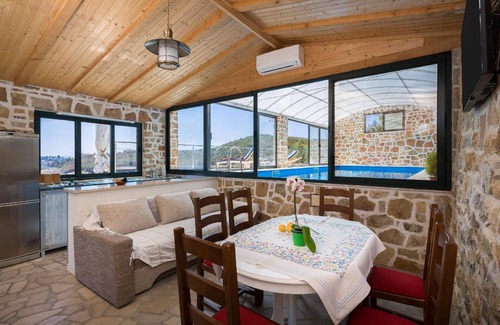 Kucine House | Holiday house Zrnovnica for 1 - 4 persons with 1 bedroom - Holiday house