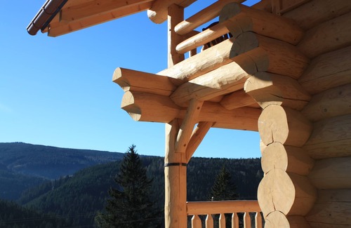 Krieglach Cabin | Holiday in Naturstammhaus
