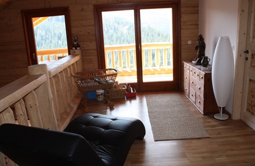 Krieglach Cabin | Holiday in Naturstammhaus