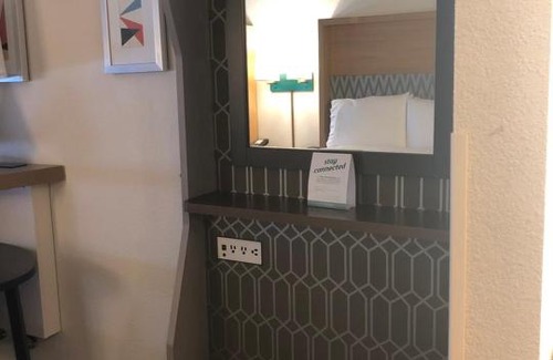 Roswell Hotel | Holiday Inn Atlanta/Roswell by IHG