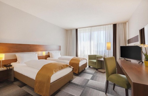 Hohenschoenhausen Hotel | Holiday Inn Berlin City-East Landsberger Allee, an IHG Hotel