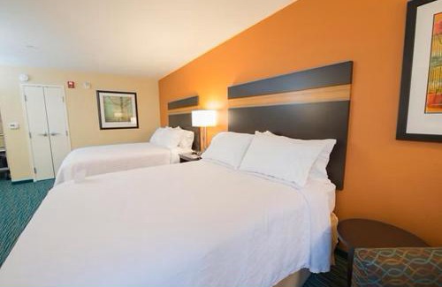 Bismarck Hotel | Holiday Inn Bismarck by IHG