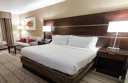 Paw Creek Hotel | Holiday Inn Charlotte Airport by IHG