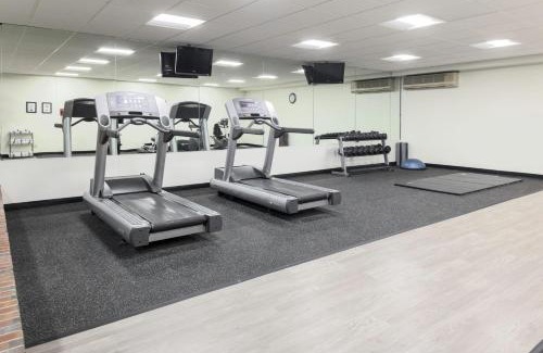 Countryside Hotel | Holiday Inn Chicago SW-Countryside ConfCtr by IHG