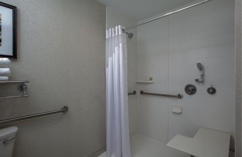 Cleveland Hotel | Holiday Inn Cleveland Clinic by IHG