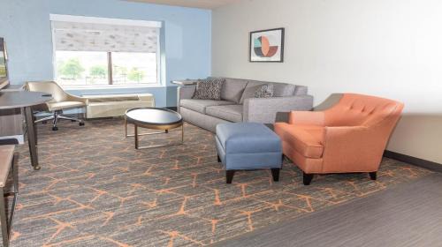 Independence Hotel | Holiday Inn Cleveland - South Independence by IHG
