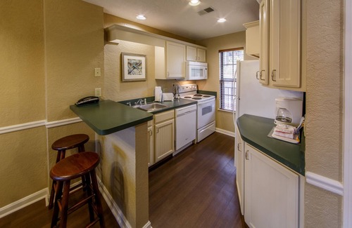Clarkesville Hotel | Holiday Inn Club Vacations Apple Mountain Resort at Clarkesville by IHG