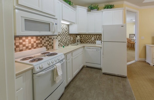Clarkesville Hotel | Holiday Inn Club Vacations Apple Mountain Resort at Clarkesville by IHG
