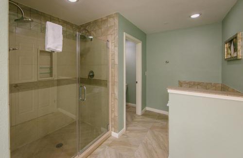 Canyon Lake Hotel | Holiday Inn Club Vacations Hill Country Resort at Canyon Lake