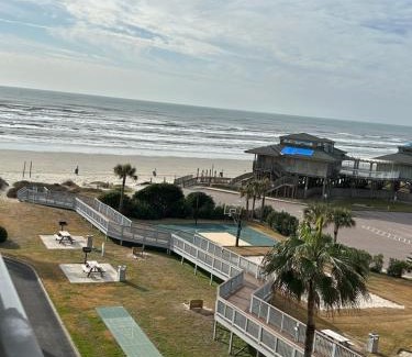 Beachside Village Apartment | Holiday Inn Club Vacations Galveston Beach Resort