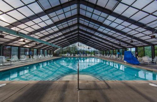 Branson Hotel | Holiday Inn Club Vacations Holiday Hills Resort at Branson