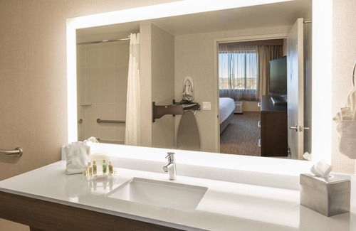 Lakewood Hotel | Holiday Inn Denver Lakewood by IHG