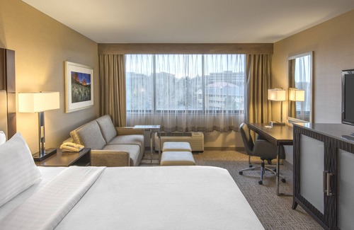 Lakewood Hotel | Holiday Inn Denver Lakewood by IHG
