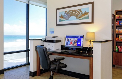 Daytona Beach Shores Hotel | Holiday Inn Express & Suites Oceanfront by IHG