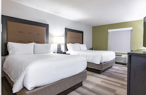 New Martinsville Hotel | Holiday Inn Express & Suites New Martinsville by IHG