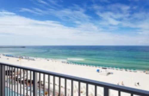 Panama City Beach Resort | Holiday Inn Express & Suites Panama City Beach - Beachfront by IHG