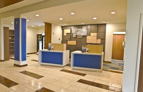 Rochester Hills Hotel | Holiday Inn Express Rochester Hills by IHG