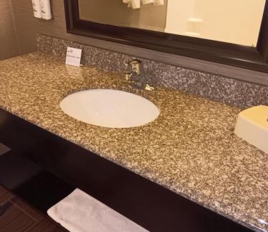 Derrick City Hotel | Holiday Inn Express and Suites - Bradford by IHG
