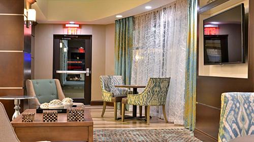Schulenburg Hotel | Holiday Inn Express and Suites Schulenburg by IHG