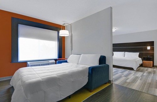 Atmore Hotel | Holiday Inn Express Atmore by IHG