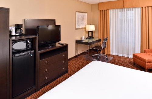 Breezewood Hotel | Holiday Inn Express Breezewood by IHG