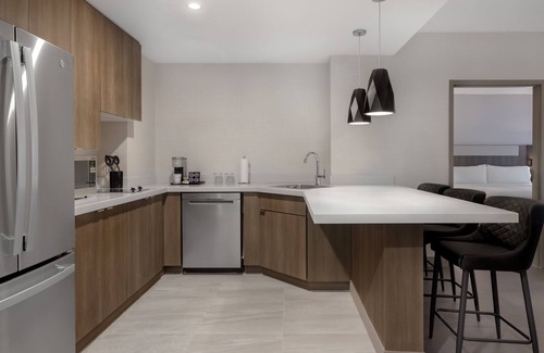 Saint Thomas Hotel | Holiday Inn Express & Suites St.Thomas by IHG