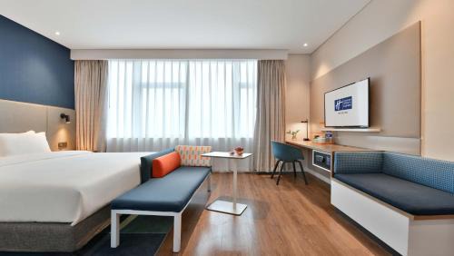 Jinniu Hotel | Holiday Inn Express Chengdu North Railway Station by IHG - Near Panda Base, Near Chunxi Road