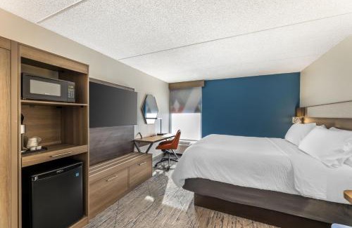 Crestwood Hotel | Holiday Inn Express Crestwood by IHG