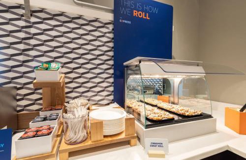 Birmingham Hotel | Holiday Inn Express Detroit-Birmingham by IHG