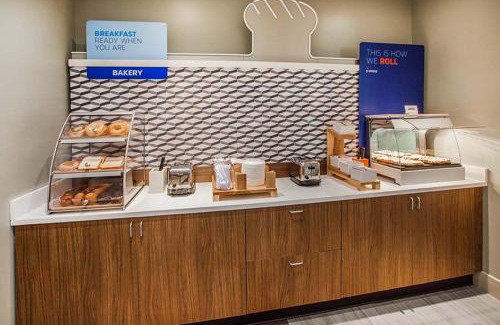 Birmingham Hotel | Holiday Inn Express Detroit-Birmingham by IHG