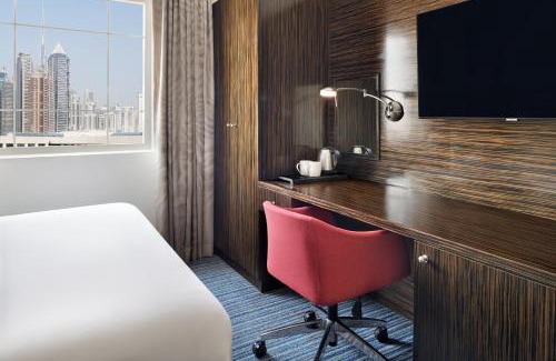 Al Wasl Hotel | Holiday Inn Express Dubai Safa Park by IHG