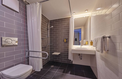 Gutleutviertel Hotel | Holiday Inn Express Frankfurt Messe by IHG