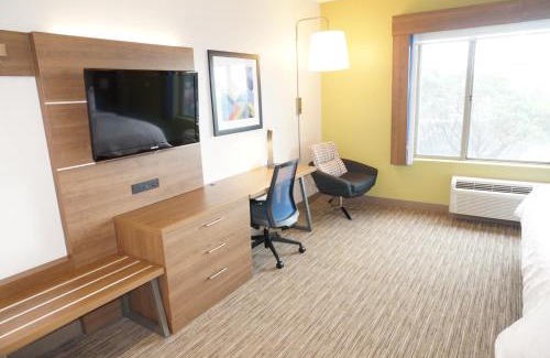 Fremont Hotel | Holiday Inn Express Fremont - Milpitas Central by IHG
