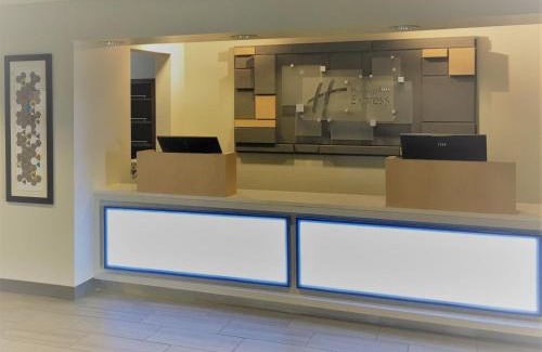 Greensburg Hotel | Holiday Inn Express Greensburg by IHG