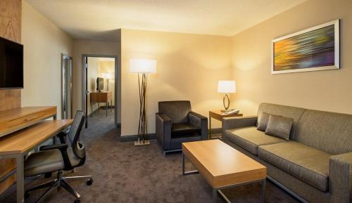 Sherwood Park Hotel | Holiday Inn Express Hotel & Suites Sherwood Park-Edmonton Area by IHG