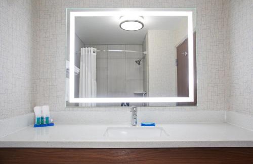Fort Collins Hotel | Holiday Inn Express Hotel & Suites Fort Collins by IHG