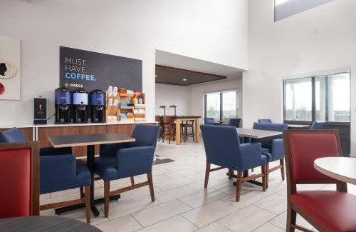 Olive Branch Hotel | Holiday Inn Express Hotel & Suites Olive Branch by IHG