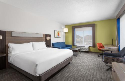 Lookout Valley Neighborhood Association Hotel | Holiday Inn Express Hotel & Suites Chattanooga-Lookout Mountain by IHG