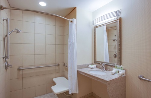 Greensboro Hotel | Holiday Inn Express Hotel & Suites Greensboro - East by IHG