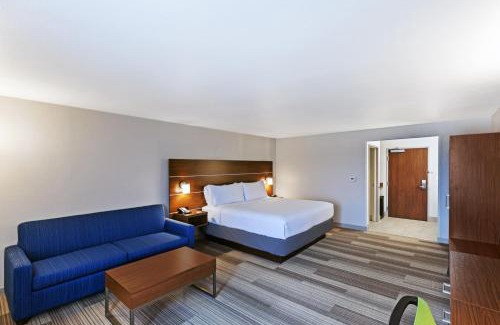Lewisville Hotel | Holiday Inn Express Hotel & Suites Dallas Lewisville by IHG