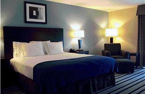 Port Allen Hotel | Holiday Inn Express Hotel & Suites Baton Rouge -Port Allen by IHG