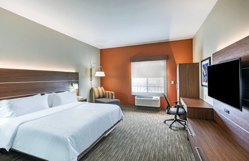 Pryor Hotel | Holiday Inn Express Hotel and Suites Pryor by IHG