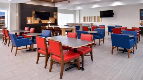 LaPlace Hotel | Holiday Inn Express Hotel & Suites La Place by IHG